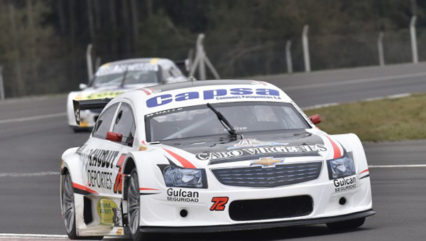 Pole para Maximiliano Valle