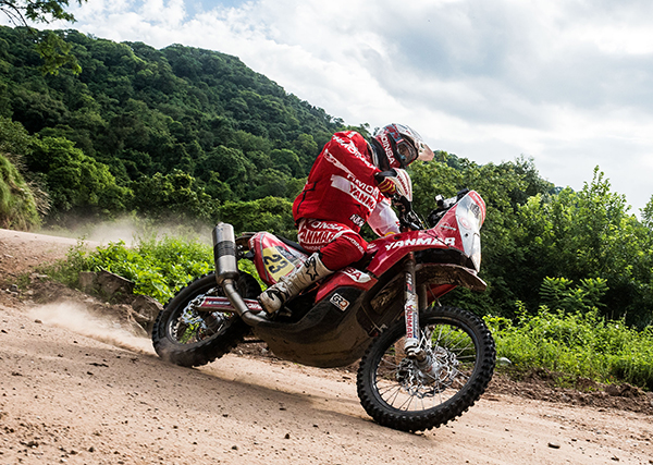 HIMOINSA Racing Team: LA “ROJA” SIGUE FUERTE