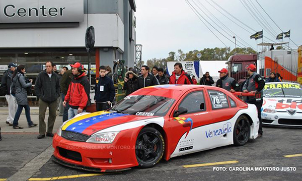 El representante de Venezuela Franco De Leonardis debuto en la Carrera del Año en Buenos Aires