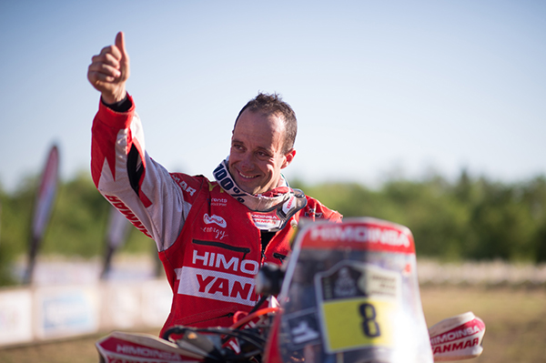 Gerard Farrés entra “en boxes” por una lesión de rodilla