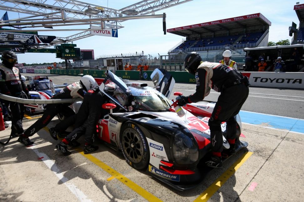 Toyota domina los test previos a las 24 horas de Le Mans