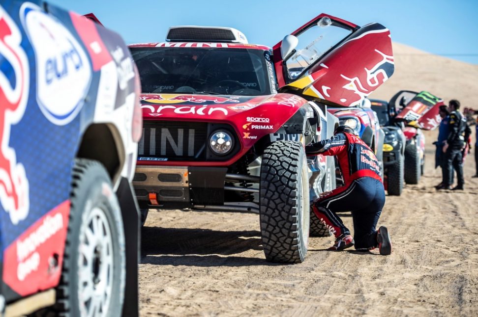 Dakar 2020 -Etapa 1: Pinchazos al orden del día