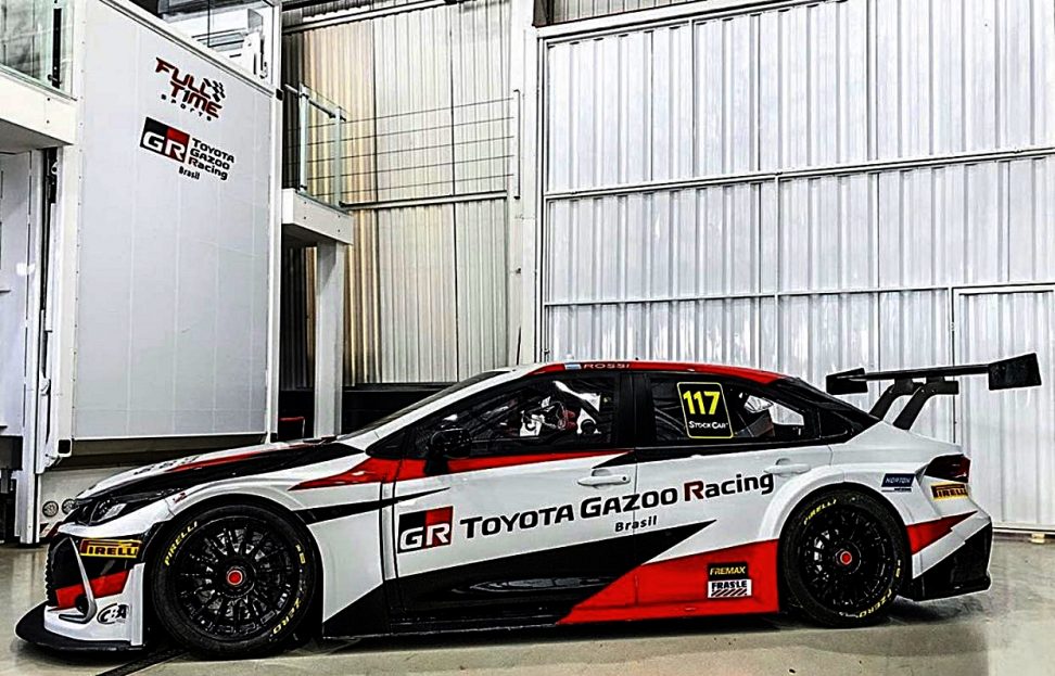 Toyota presentó el Corolla que conducirá Matías Rossi en el Stock Car brasilero
