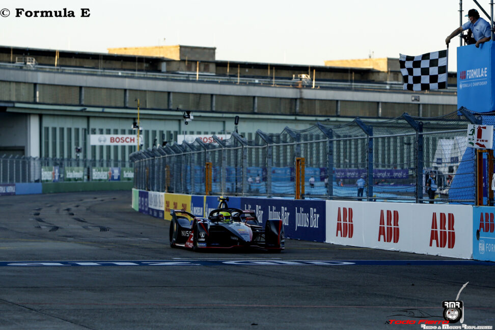 Rowland gana su primer E-Prix en la quinta carrera de Berlín