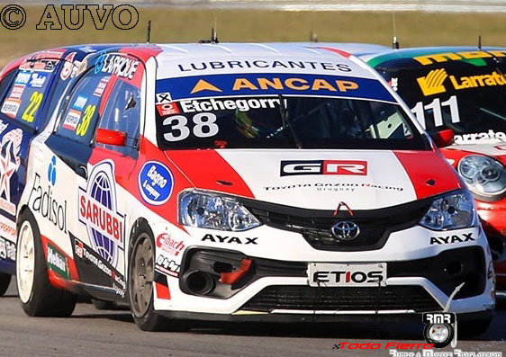 Victoria de Etchegorry en la tercera fecha del Superturismo Uruguayo