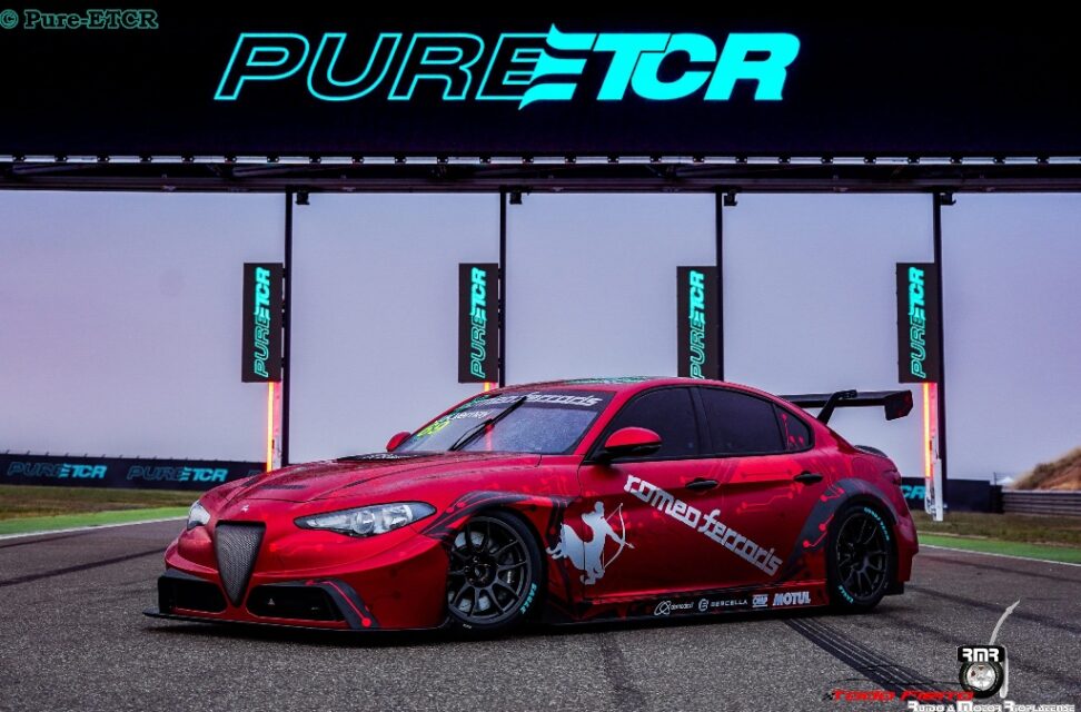 Alfa Romeo Giulia ETCR se presentó en sociedad en el cierre del WTCR