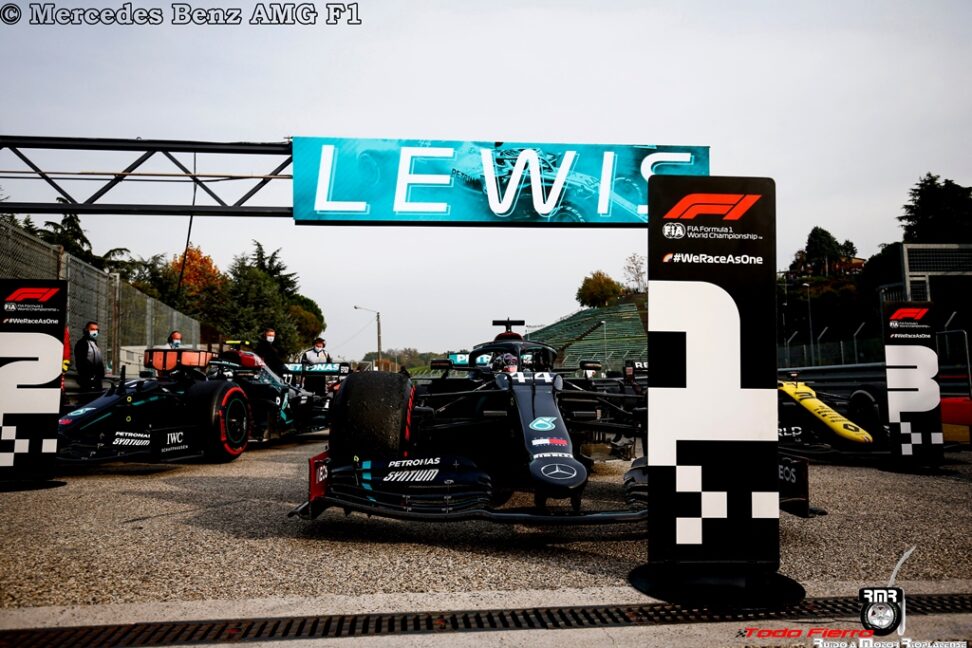 Con estrategia propia Hamilton gana en Emilia-Romaña