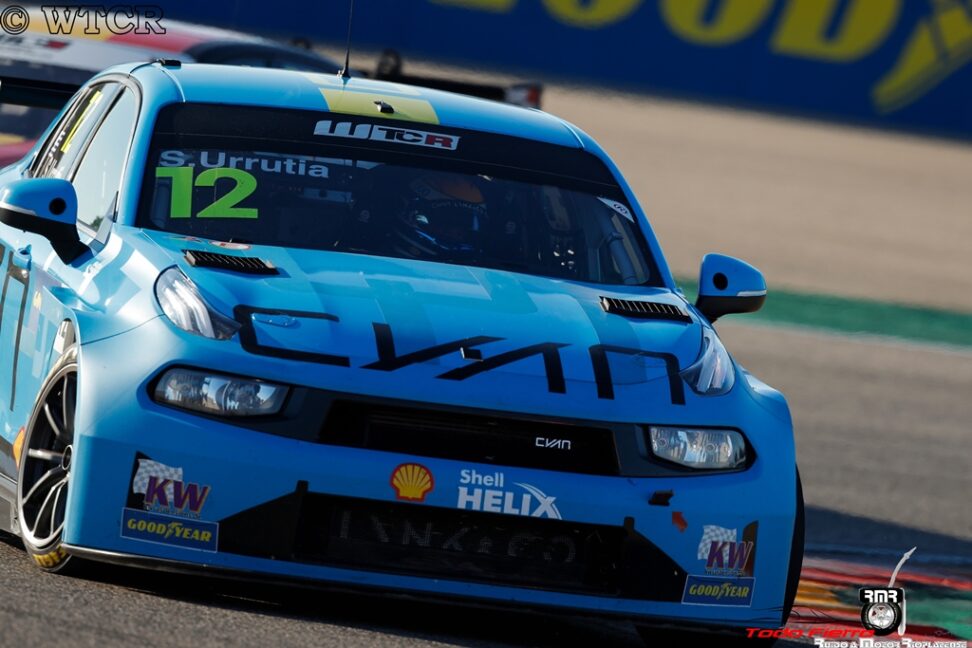 Santi Urrutia suma podio en las tres carreras del WTCR en Aragón