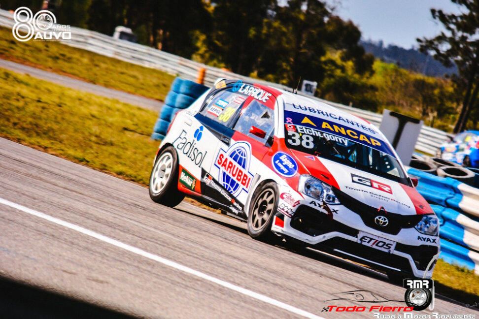 Fernando Etchegorry campeón en suspenso del Superturismo Uruguayo