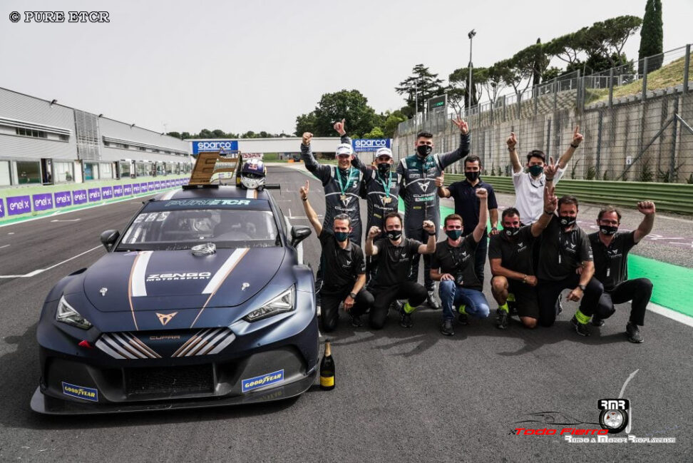 Azcona primer ganador en PURE ETCR