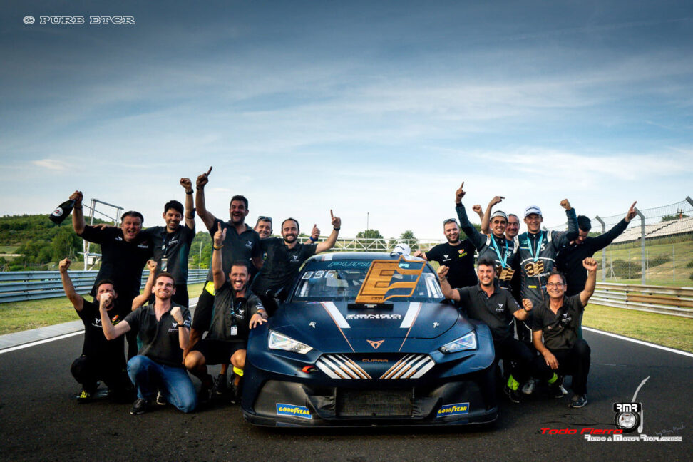 Azcona se lleva la vitoria de PURE ETCR en Hungría