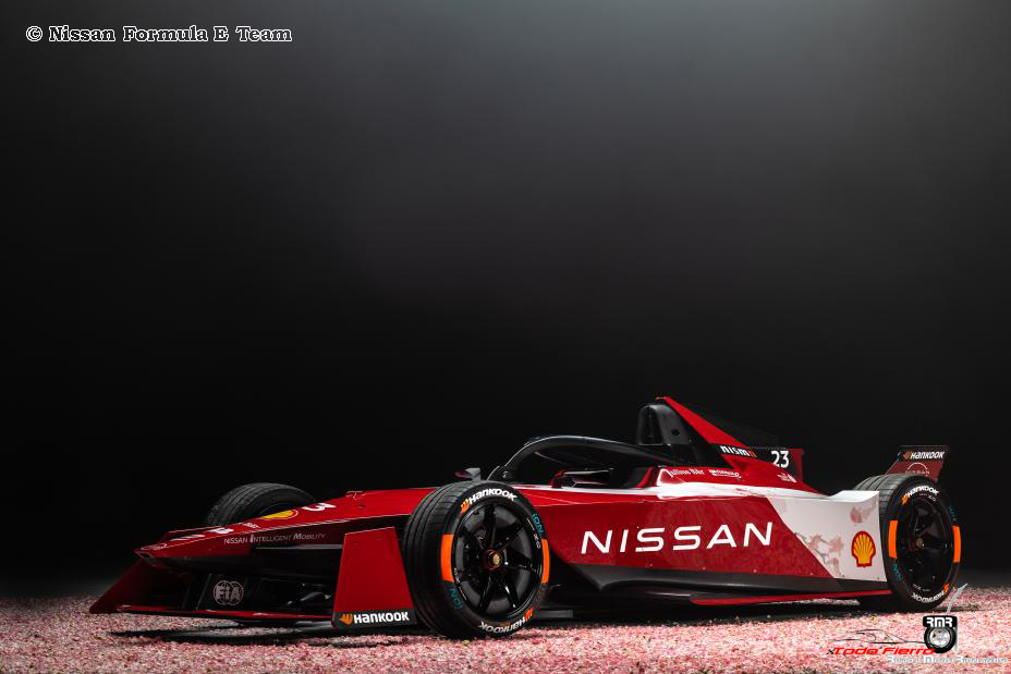 Nissan presenta en sociedad los colores del auto para Sacha Fenestraz