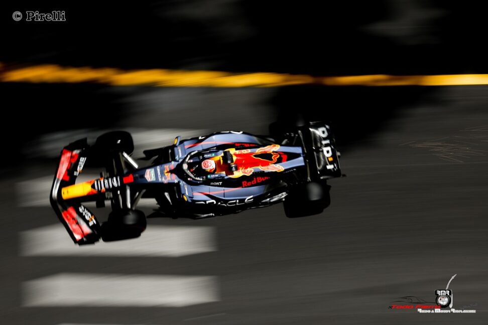 La lluvia entregó un mejor espectáculo a un monótono Mónaco