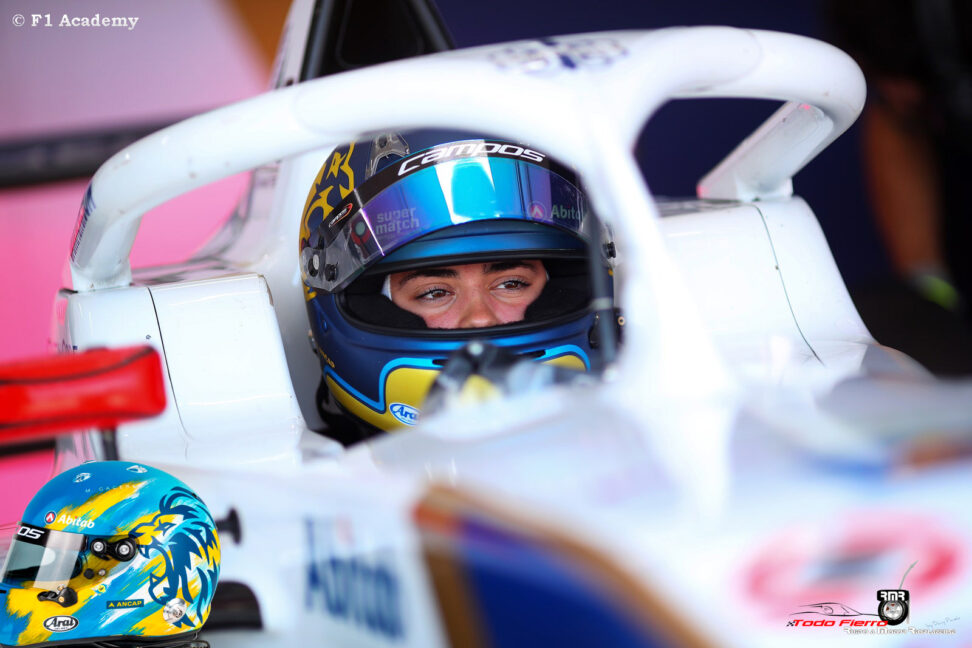 Frente al mundo de la F1, Maite Cáceres suma más kilómetros en Austin