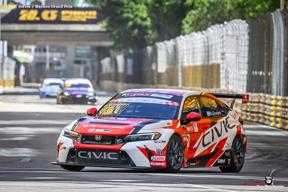 Podio para Girolami en la carrera uno del TCR World Tour en Macao
