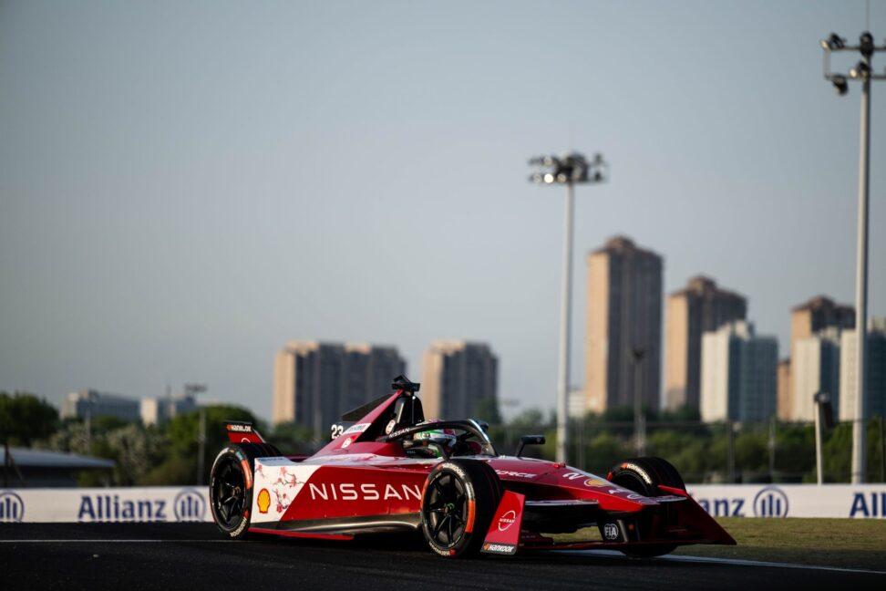 Sacha Fenestraz lo logra el ritmo en Shanghai