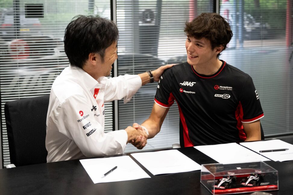 Oliver Bearman piloto oficial de Haas F1 para 2025