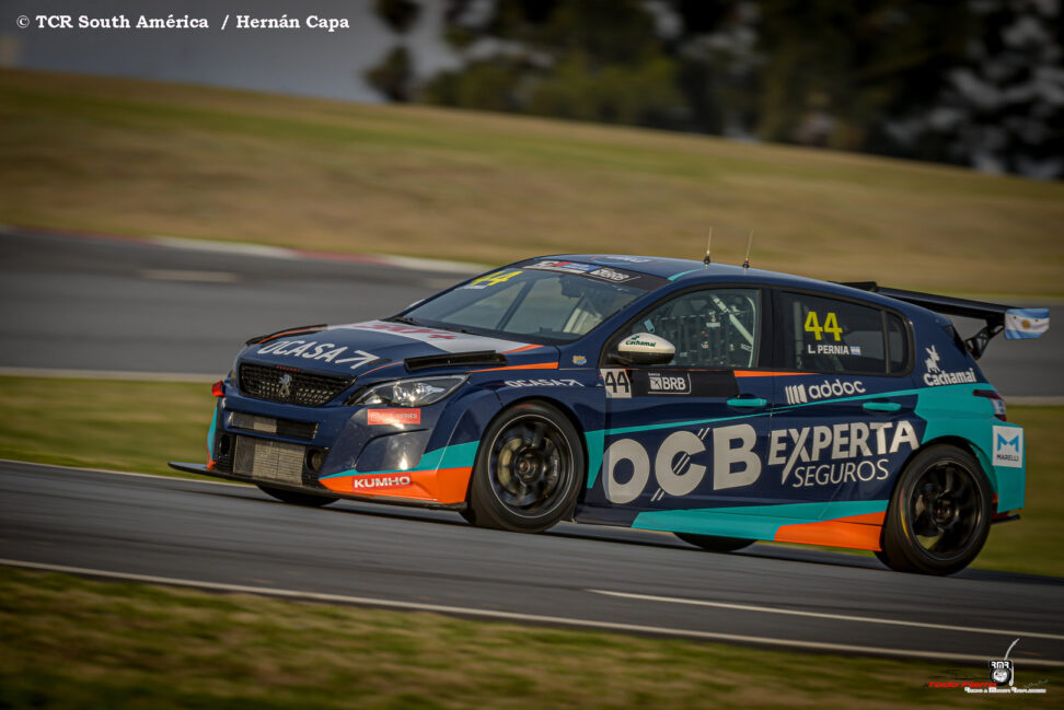 Reis y Pernía inscriben sus nombres como los primeros ganadores del TCR South América en Mercedes