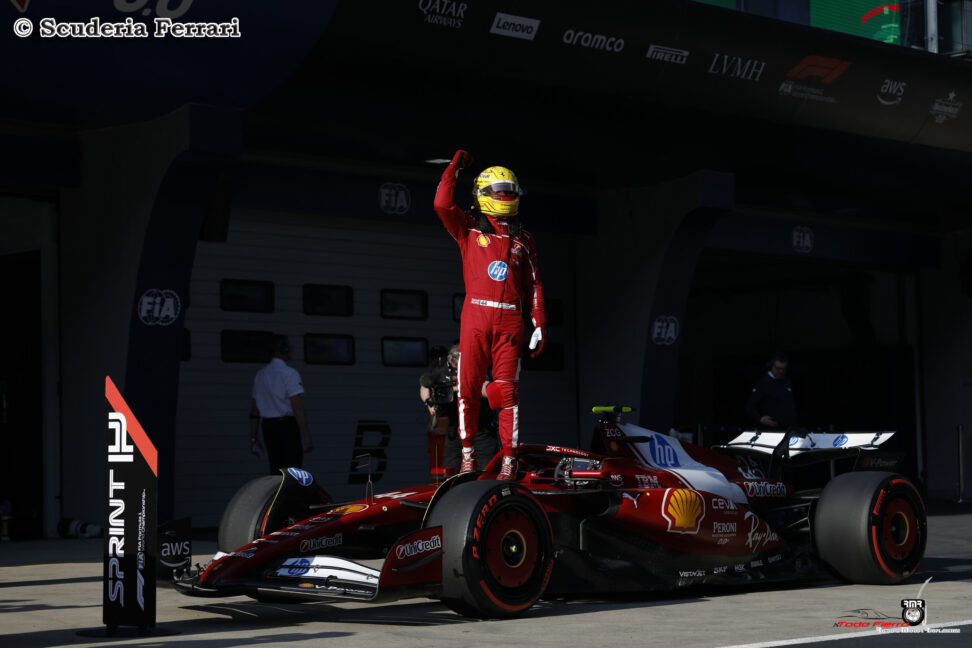 Hamilton, junto a Ferrari, ganan por primera vez una Carrera Sprint