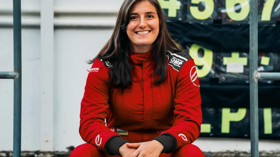 Tatiana Calderón piloteará para Citroen y Janina Schall para Porsche