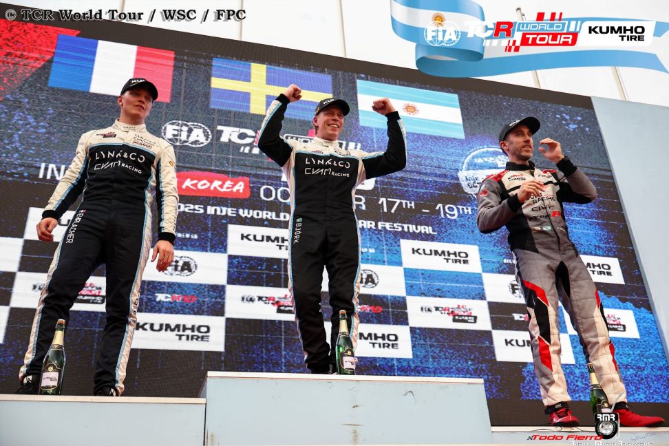 Carrera 3 del TCR World Tour en Australia: Guerrieri cosecha un nueve podio